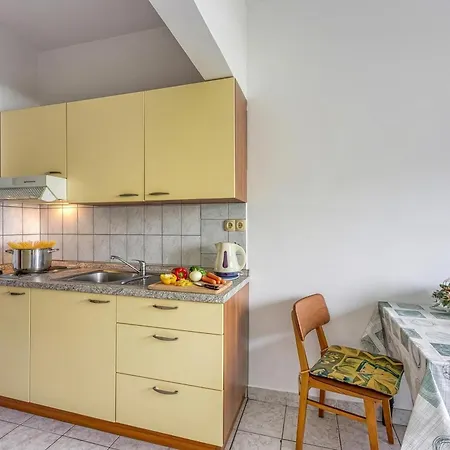 Basic Apartment Vir