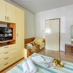 Basic Apartment *