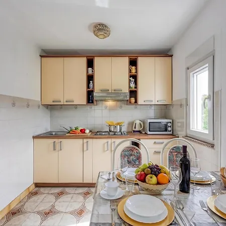 Basic Seaside Appartement Vir