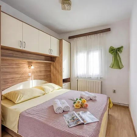 Basic Seaside Appartement Vir